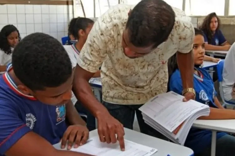 Estado da Bahia e APLB assinam acordo sobre o Piso Nacional do Magistério