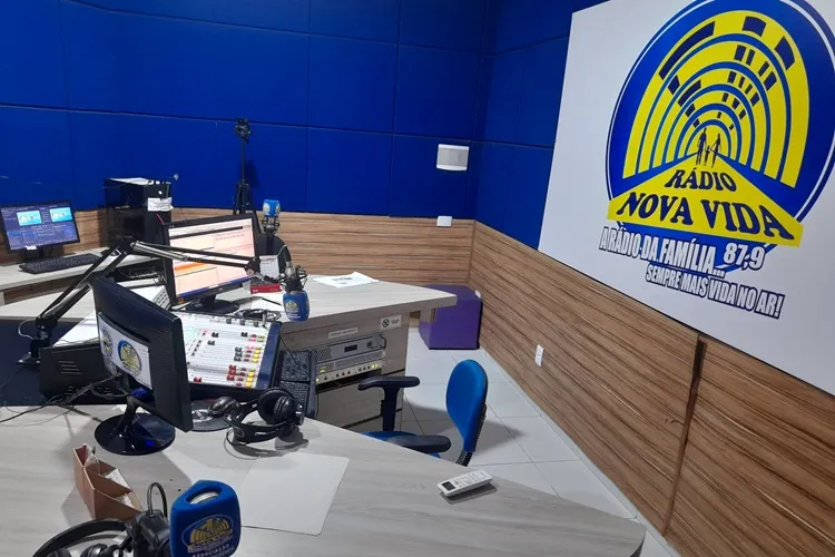 Teônio Lima relembra sua trajetória de 28 anos da Nova Vida FM em Brumado