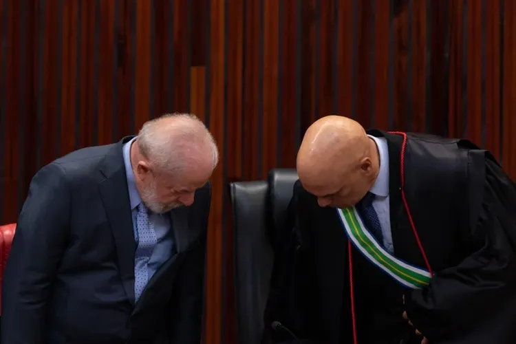 Lula larga a mão de Alexandre de Moraes e acerta moralmente por interesse eleitoral