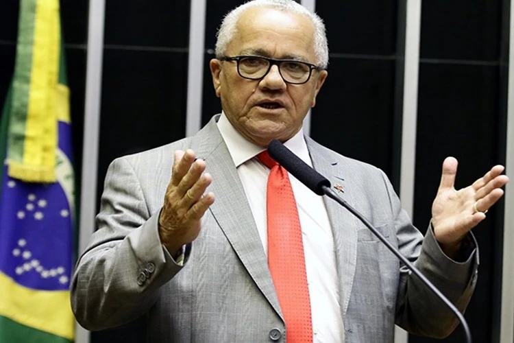 Jerônimo Rodrigues indica Josias Gomes para o TCE