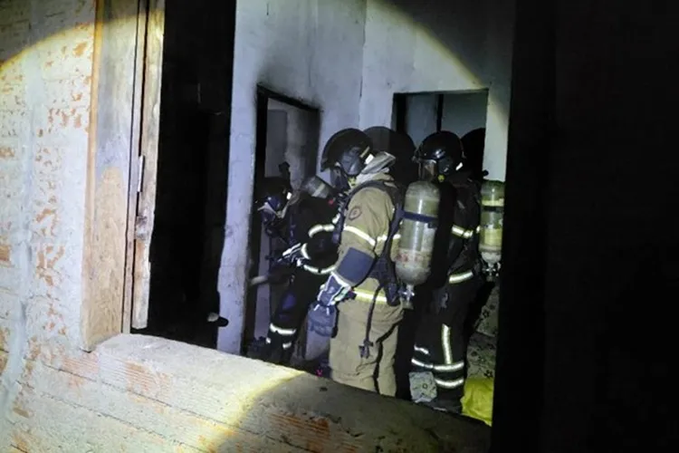 Mulher é suspeita de atear fogo na própria casa após beber em Guanambi