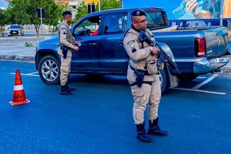 24º BPM realiza operação no trânsito e autua 11 veículos em Brumado