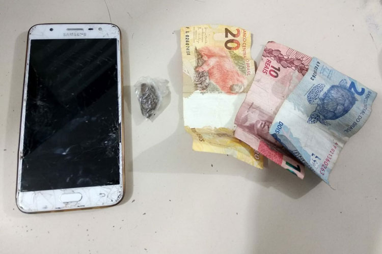 Aracatu: Cipe Sudoeste flagra homem com drogas no centro da cidade