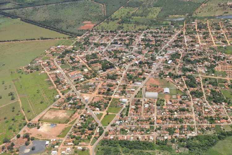 Professor é suspeito de pedir fotos íntimas de alunos em troca de dinheiro em Poções