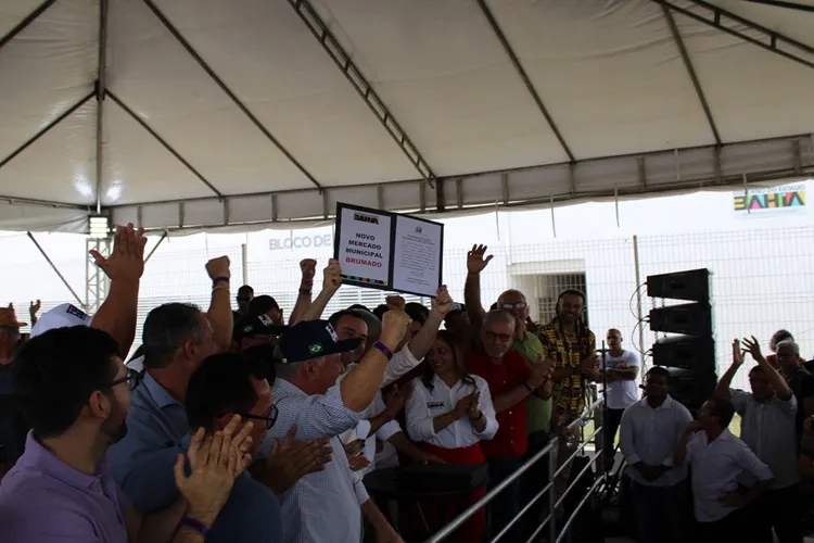 Governador assina ordem de serviço para novo Mercado Municipal em Brumado
