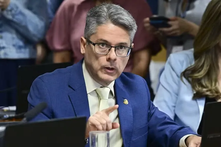 Senador protocola pedido de CPI para investigar Alexandre de Moraes e DiasToffoli