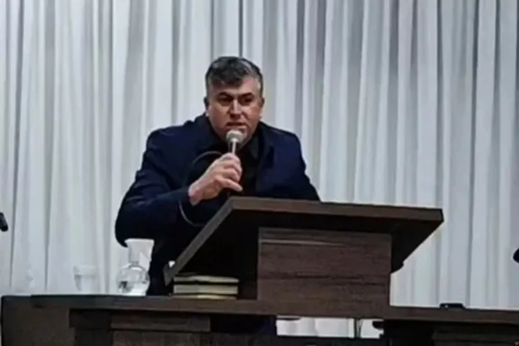 Pastor morre enquanto pregava em culto transmitido online em Caxias do Sul