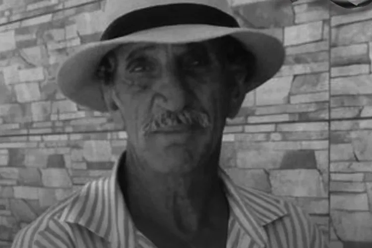 Máquina que fazia manobra de ré atinge e mata motociclista na zona rural de Caetité