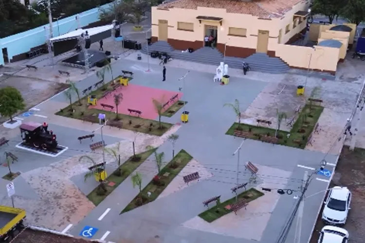 Brumado transforma área abandonada no centro em espaço de lazer e memória urbana