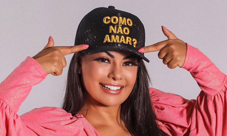 Cantora Paulinha Abelha está em coma profundo e médicos investigam causas