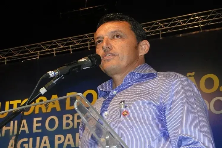 Deputado Charles Fernandes passa mal durante sessão na Câmara de Guanambi