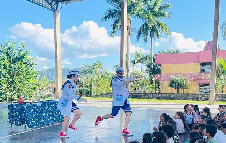 Trupe da Meia Noite e do Meio Dia estreia peça infantil gratuita em Luís Eduardo Magalhães