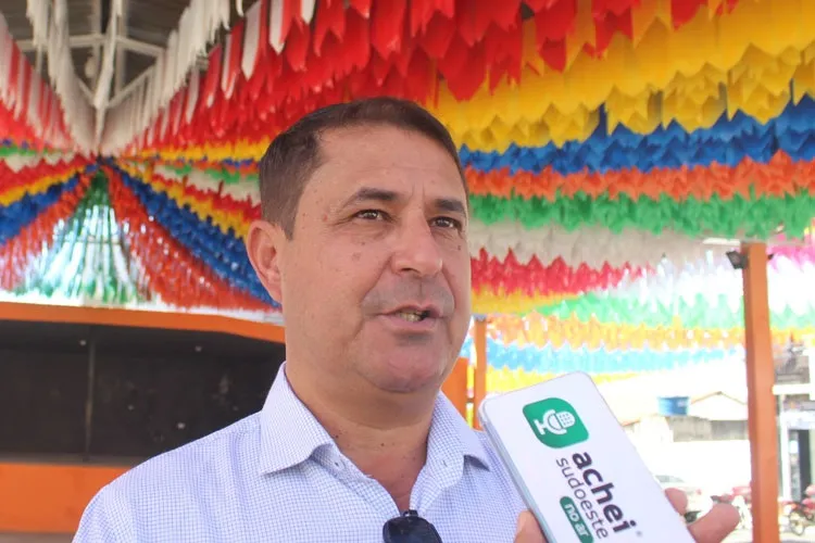 Prefeito de Malhada de Pedras prioriza combate à seca e cancela São João 2025