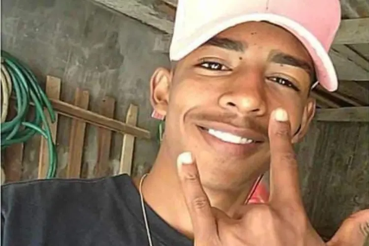 Filho de pastor é morto a tiros ao sair de igreja em Ipiaú