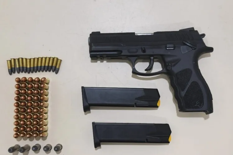 78ª CIPM apreende pistola, munições e conduz suspeito em Vitória da Conquista