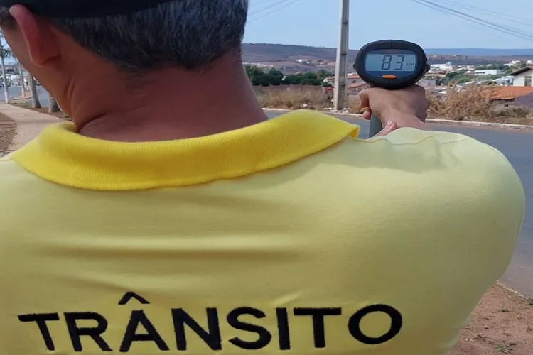 SMTT utiliza radar móvel para dados estatísticos e registra excesso de velocidade em Brumado