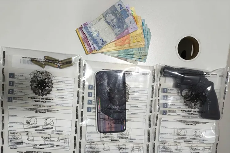 38ª CIPM apreende revólver calibre 38 e quase R$ 1 mil em bar de Bom Jesus da Lapa
