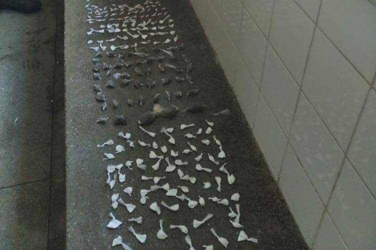 Brumado: Cipe Sudoeste apreende drogas embaladas para distribuição na Urbis IV