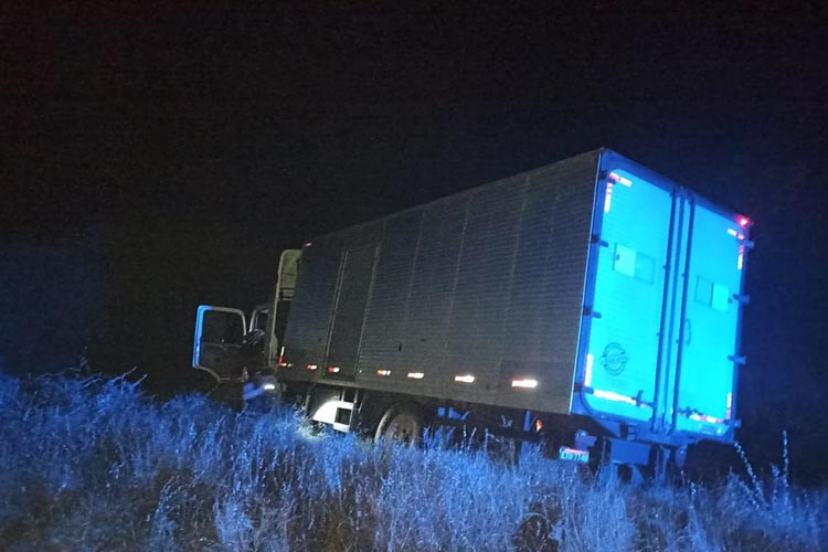 Dom Basílio: Motorista de caminhão entra em surto e tenta invadir casas na comunidade de Fazendinha