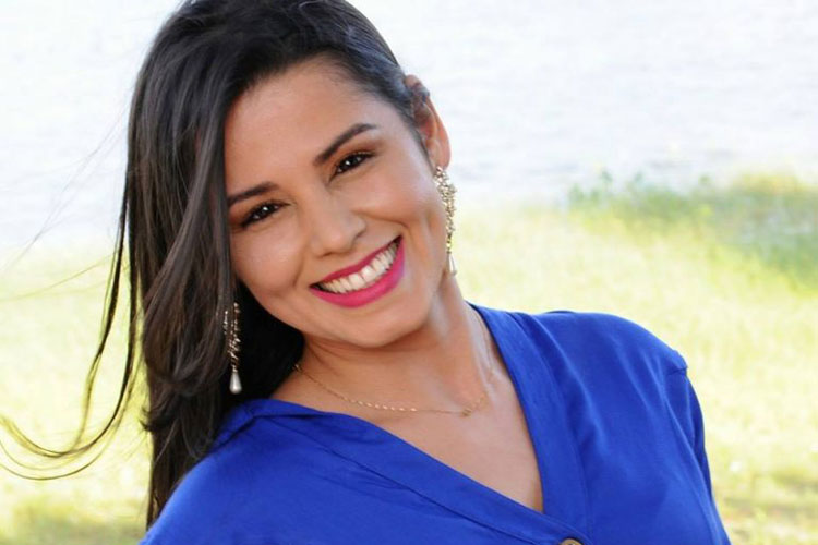 Servidora da Câmara de Paramirim sofre grave acidente de moto em Macaúbas