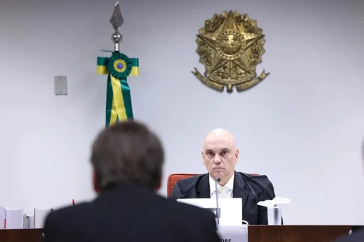 'Gostaria de convidá-lo a ser meu vice em 2026', diz Bolsonaro a Moraes