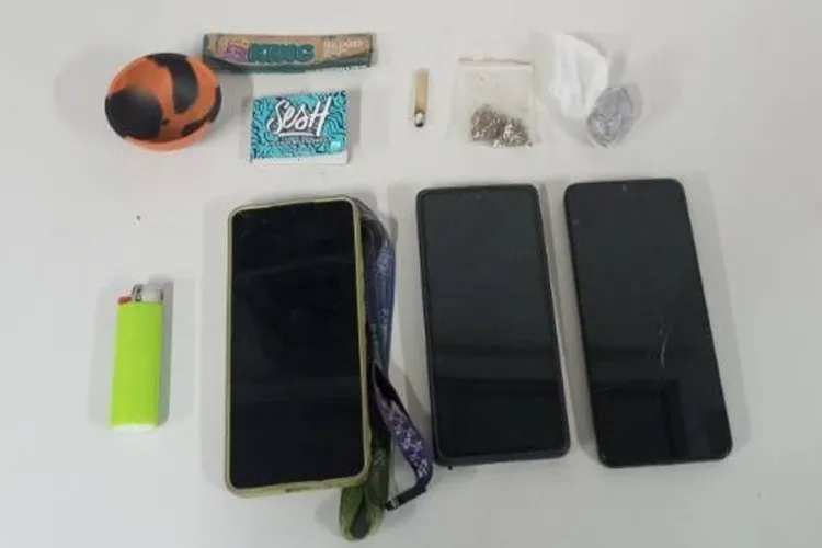 Motorista faz manobras perigosas em Guanambi, é parado pela PM e flagrado com drogas