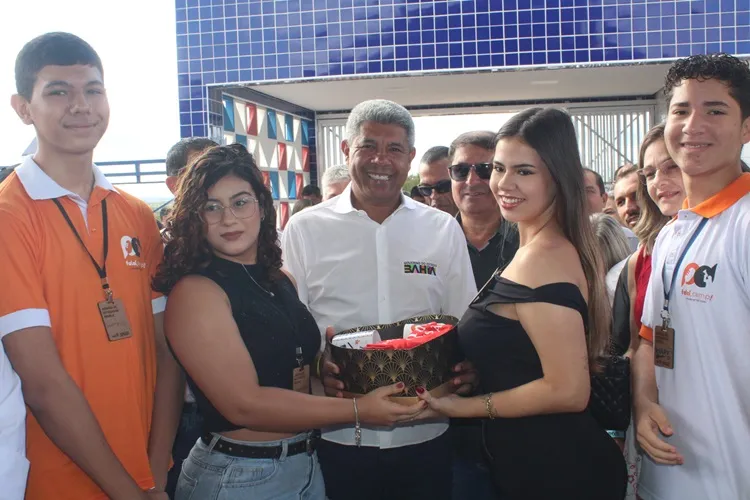 Governador garante que irá direcionar recursos para auxiliar municípios na educação inclusiva