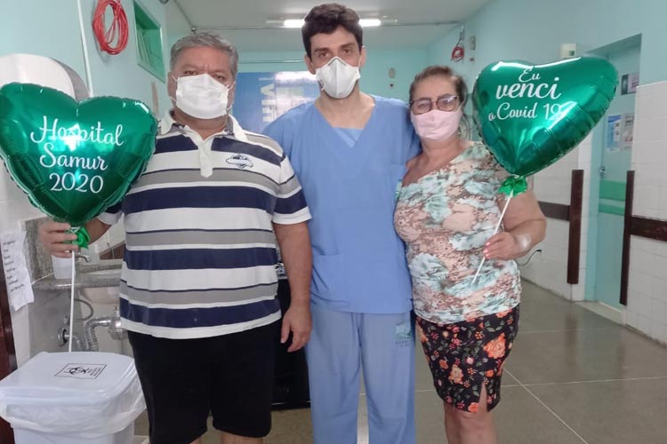 Brumado: Mãe e filho se recuperam juntos da Covid-19 e recebem alta no mesmo dia