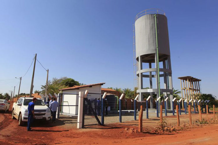 Rui Costa entrega obras e autoriza reforma de trecho da BA-160 em Iuiu