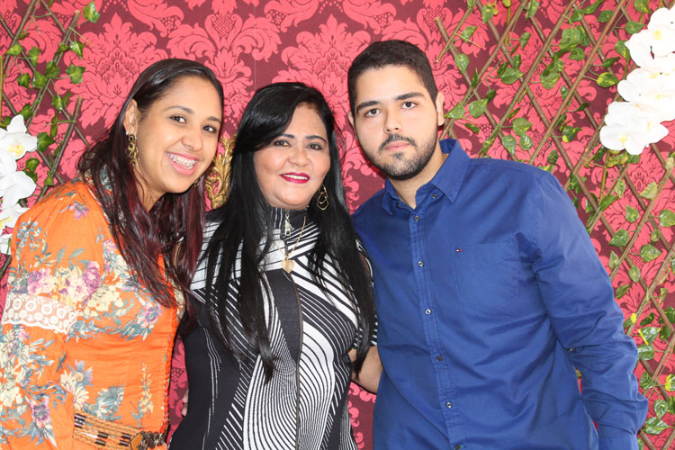 Brumado: Na companhia de familiares, colaboradores e amigos, Perinalva Dias celebra mais um aniversário