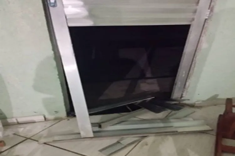 Criminoso arromba fundos de igreja e foge com ventilador em Guanambi