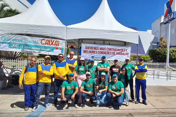 Brumado: Com estande de saúde, bancários realizam manifestação de greve na Caixa