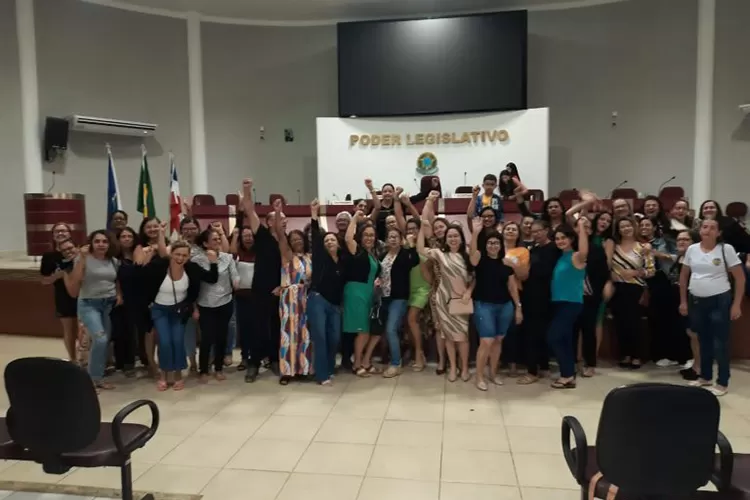 Professores reivindicam na Câmara de Caculé pagamento do reajuste salarial de 14,95%