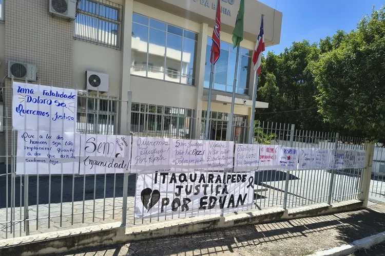 VÍDEO: Família faz manifestação em Brumado por justiça pela morte de Edvan Bernardes