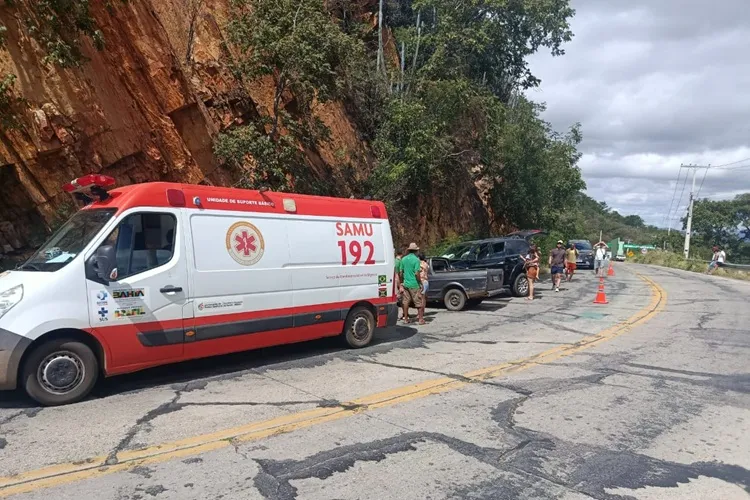 Acidente na BA-148 deixa ferido após carro invadir contramão em Livramento de Nossa Senhora