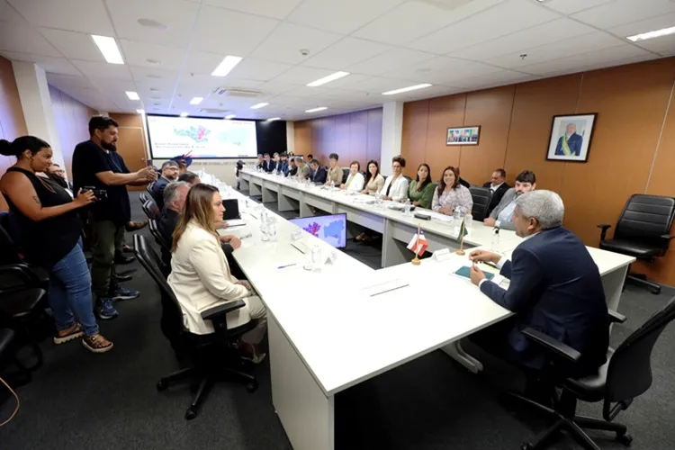 Sheila Lemos e Jerônimo Rodrigues discutem avanços para Vitória da Conquista
