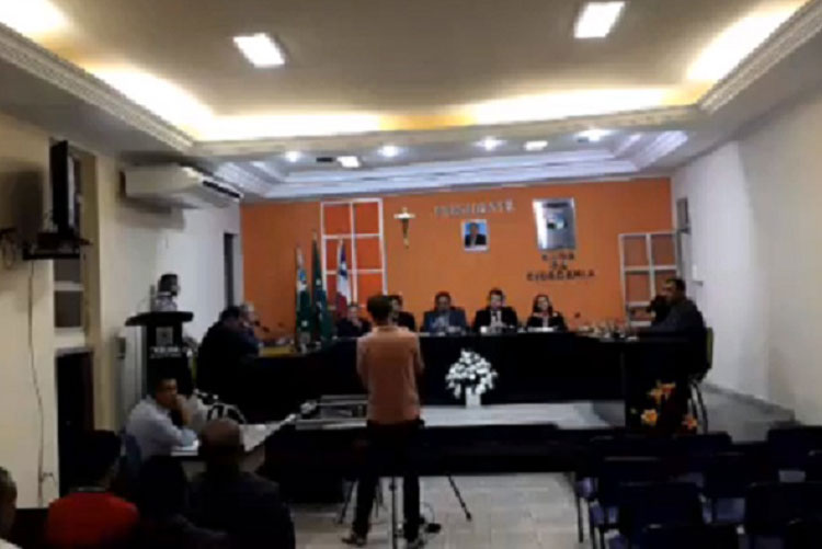 Movimento popular cobra redução nos subsídios dos vereadores em Igaporã