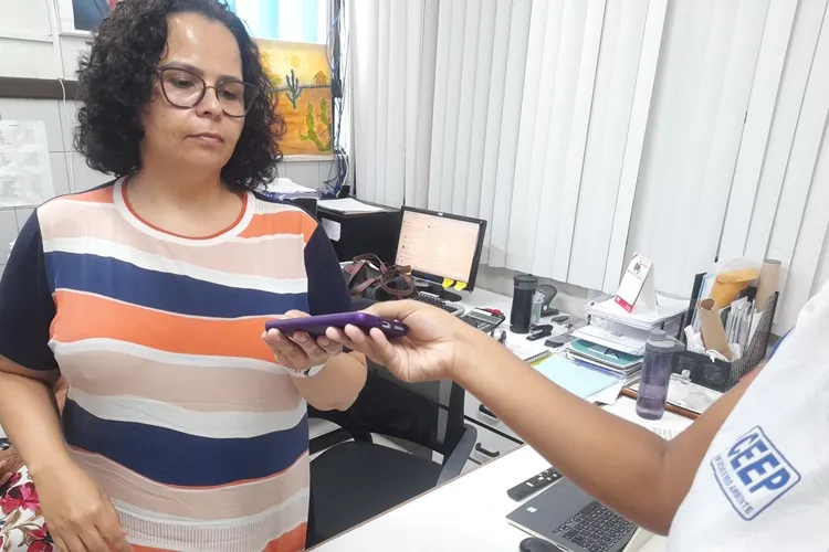 Brumado: Maioria dos alunos do CEEP concorda com restrições ao uso do celular