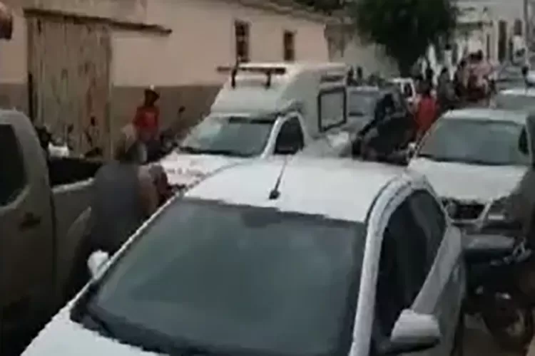 Professora é agredida com facão por aluno de 13 anos em escola na Chapada Diamantina