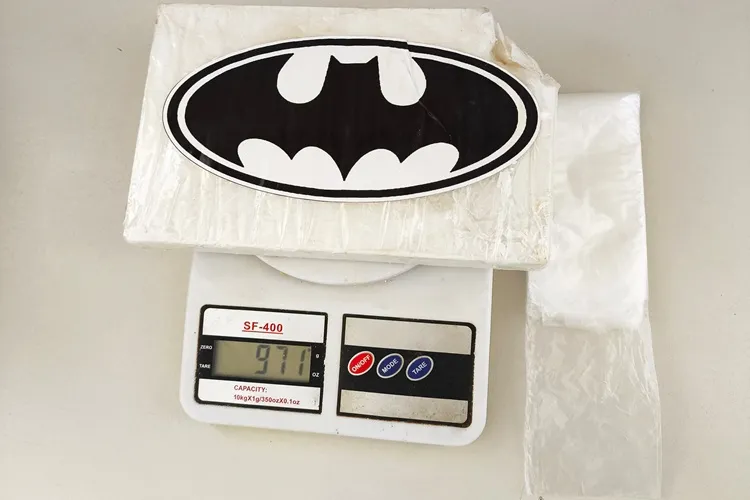 2ª CIPRv apreende entorpecente durante abordagem na BR-030 em Guanambi