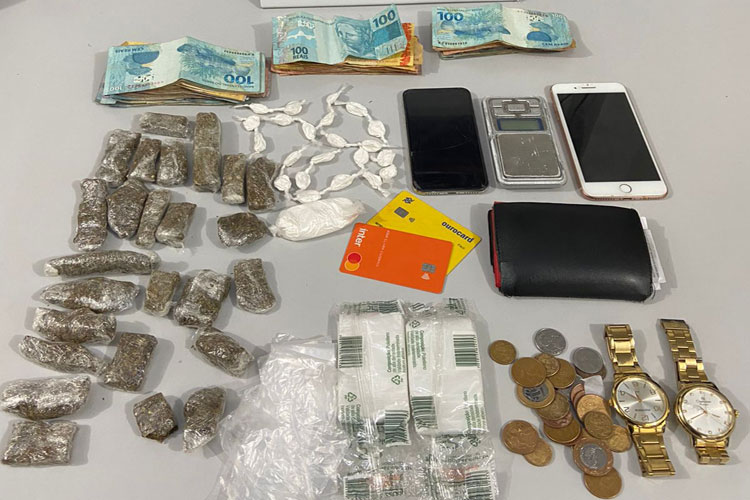 PM realiza apreensão de drogas no Bairro Estocada em Livramento de Nossa Senhora