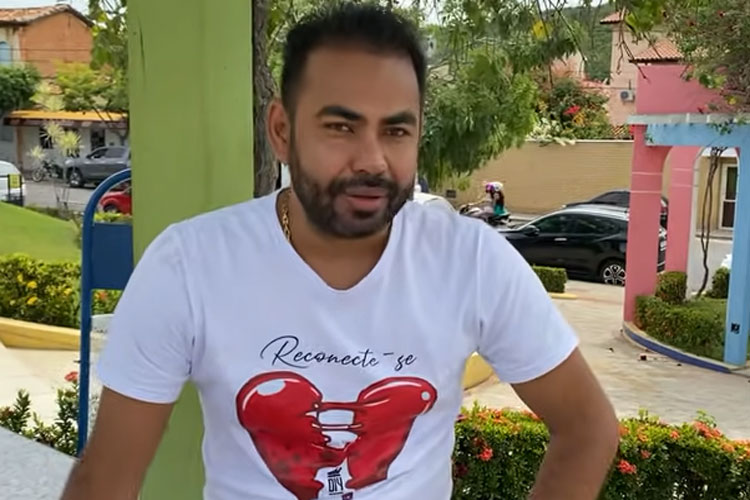 Música do cantor Pepe Moreno causa polêmica durante festejos de São João em Macaúbas