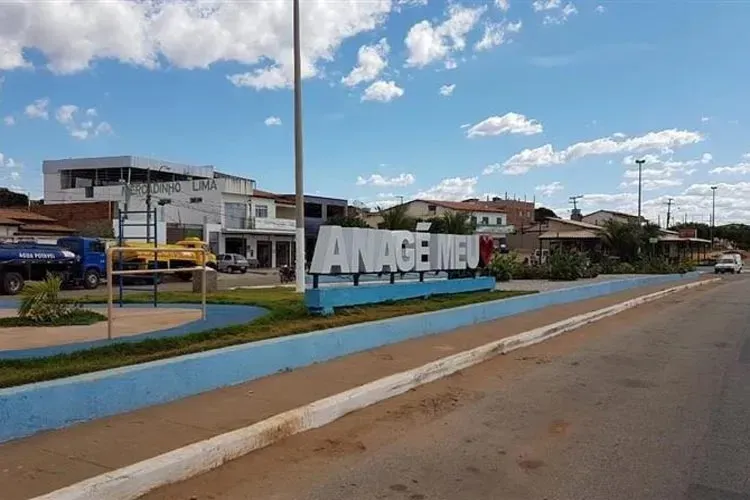 Homem é esfaqueado pela companheira após briga motivada por bebida em Anagé