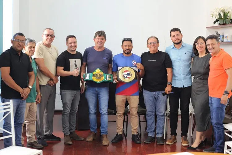Macaúbas comemora destaque de atletas em campeonato brasileiro de Muay Thai