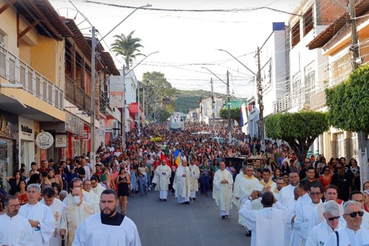 Caetité acolhe multidão de peregrinos no encerramento do Ano Santo Jubilar