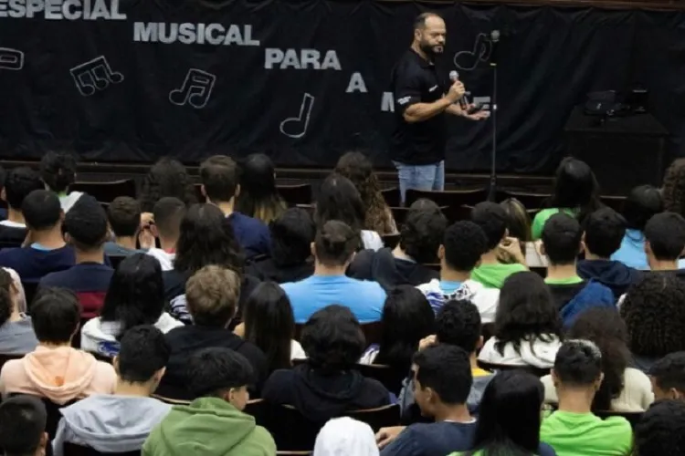 Delegado promove palestras na região de Brumado para combater a violência nas escolas