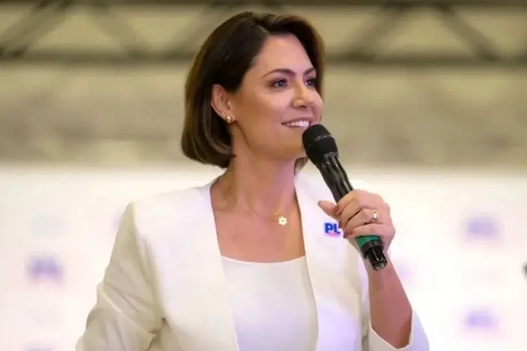 Pesquisa revela que Michelle Bolsonaro é a mulher com mais poder no país