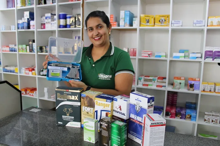 Brumado: Armazém do Criador conta com kit de vacinação contra raiva animal