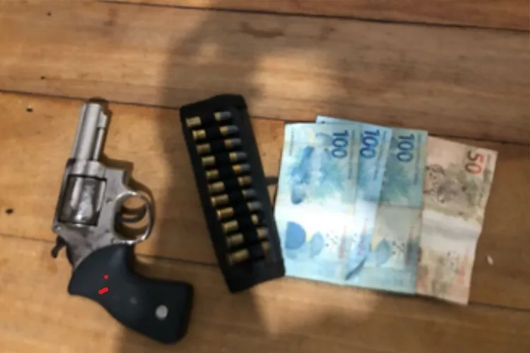 80ª CIPM prende indivíduos com arma de fogo e munições em Ribeirão do Largo