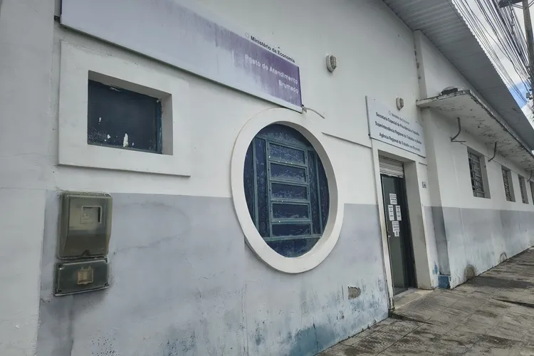 Falsa agente da Receita Federal estaria aplicando golpes no centro comercial de Brumado